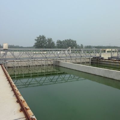 Roestvrijstalen reizende modderschraper horizontaal voor rioolwaterzuivering