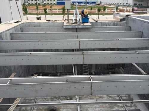 Vergeldende die Bodemschraper voor Vierkante Afvalwaterpool wordt gebruikt