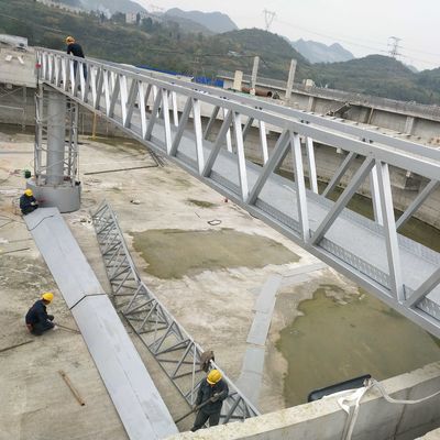Half de Schrapersysteem van de Brugmodder met Secundaire Sedimentatietanks