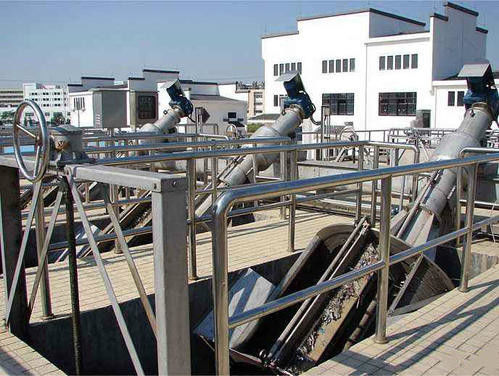 Van de de Barschermen van de afvalholding van het de Waterzuiveringsinstallatiewater de Reinigingsinstallatie