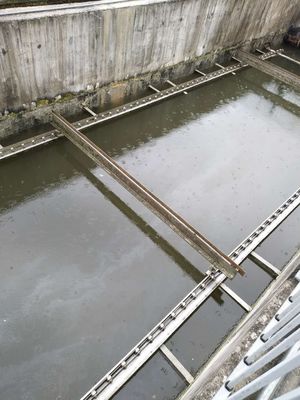 4.5m het Reizende van het de Schraper niet MetaalRustijzer van de Brugmodder Schavende Materiaal